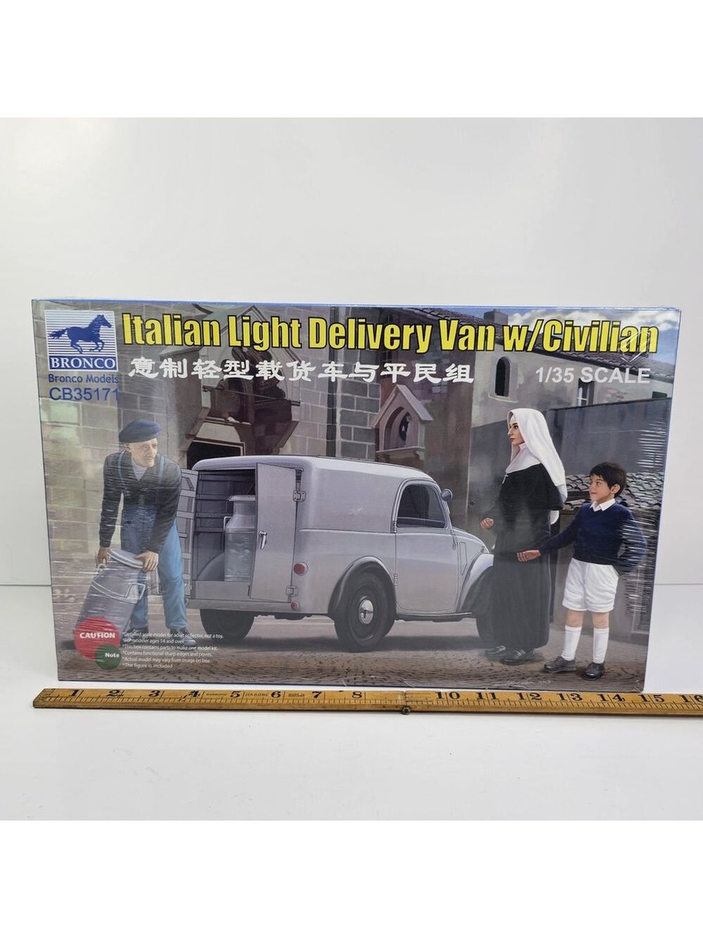 SEALED Bronco CB35171 1/35 Italian Light Delivery Van w/Civilian NEW